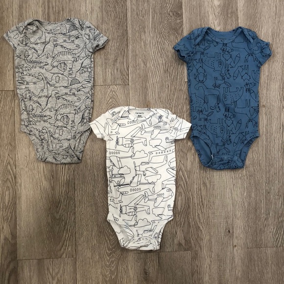Lot of 11 Carter’s onesies - Picture 4 of 7